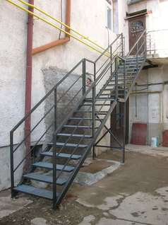 výroba a montáž venkovního ocelového schodiště v RD v Třebíči